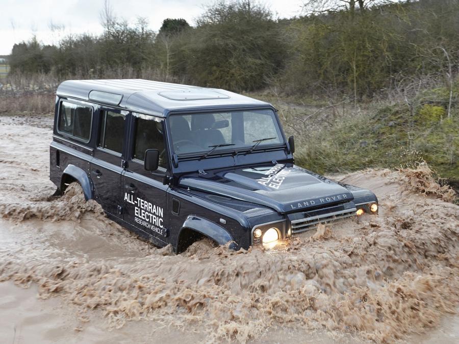  Land Rover Electric Defender Research Vehicle 2013 года  (фото 9 из 16)